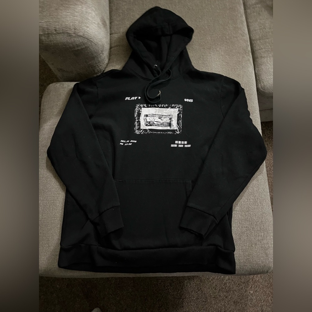 Like New Size XL 46-48 Black and White Men's VHS Graphic Hoodie